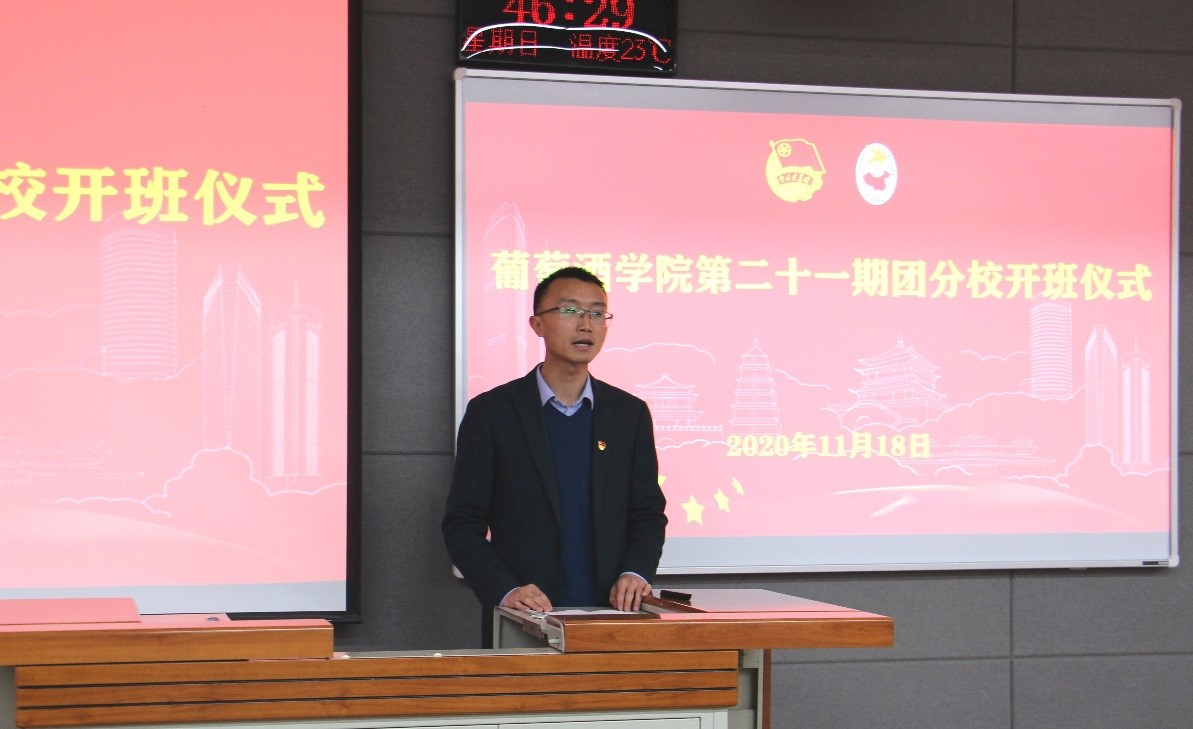 60185fa9f5b54257ad0a820eea12bcd9.jpg