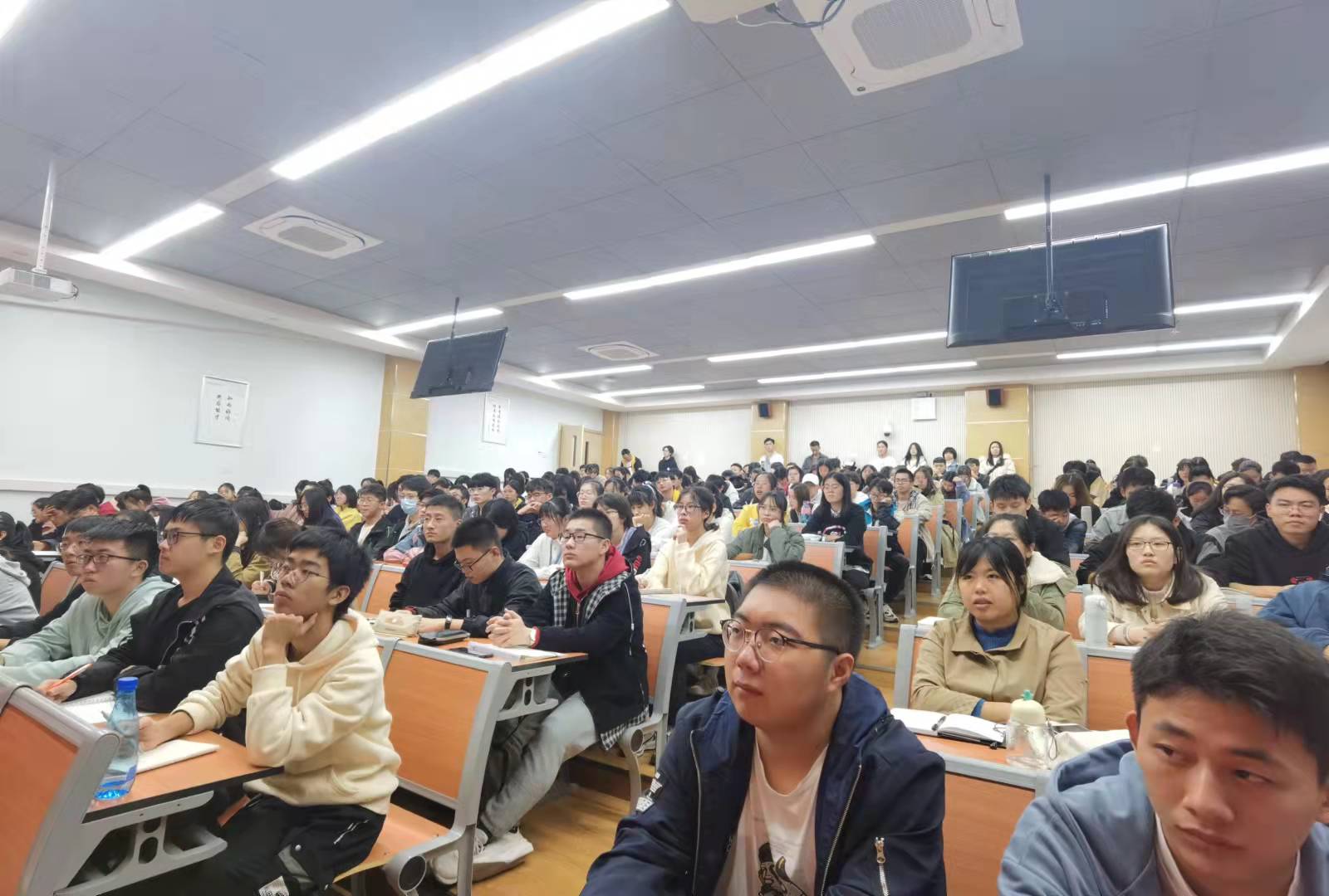 c58276e2f4644c009d1002d8bbe7cac8.jpg c58276e2f4644c009d1002d8bbe7cac8.jpg